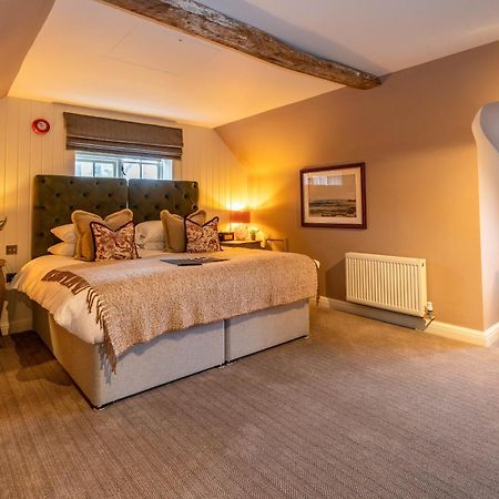 The Lion Inn Winchcombe Bagian luar foto